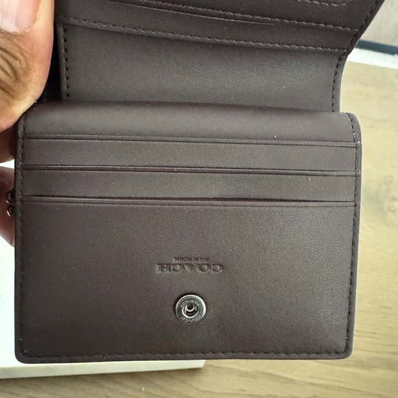 Brand new COACH wallet - Picture 5 of 6